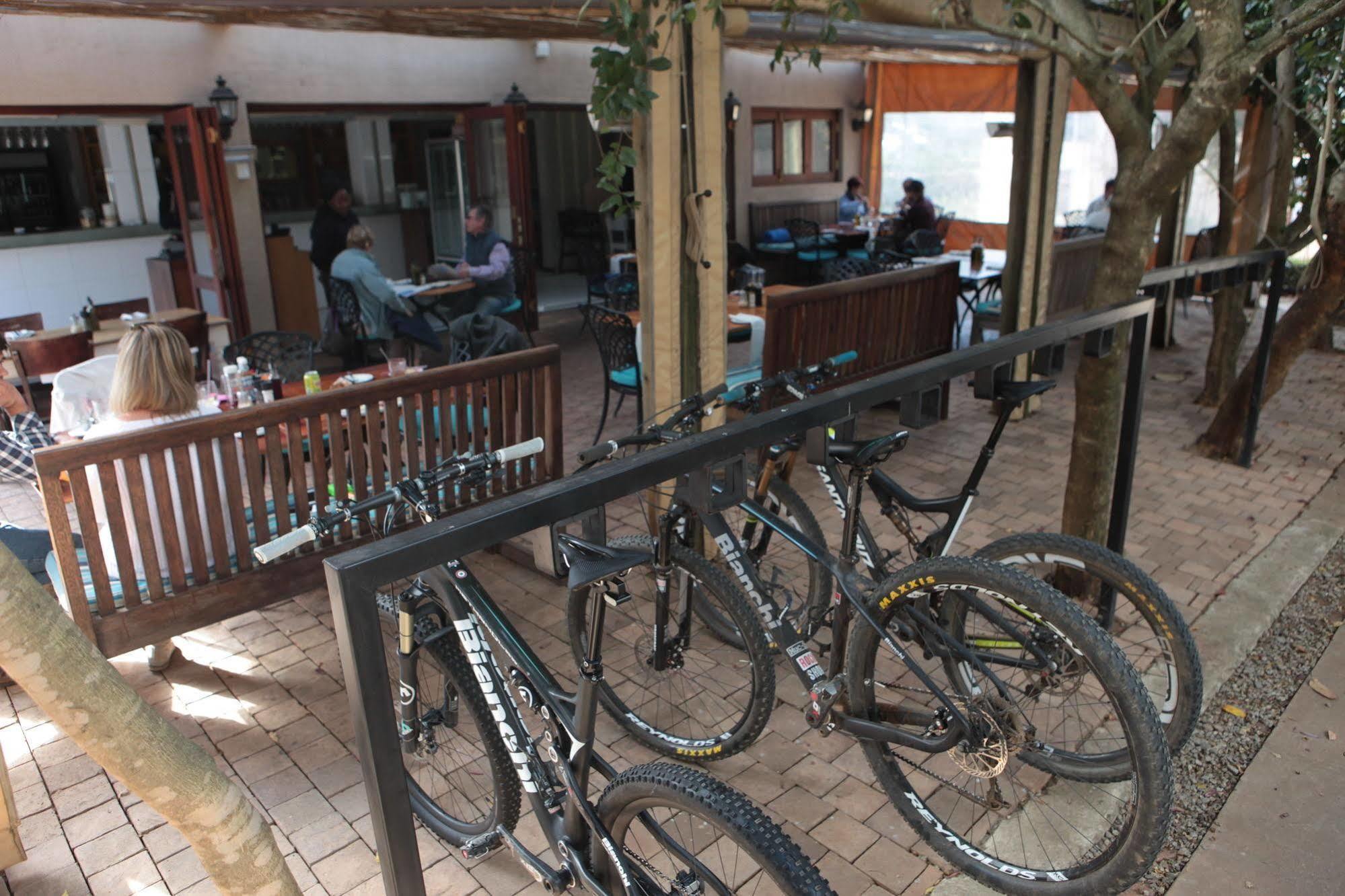 Casterbridge Hollow Boutique Hotel White River Bagian luar foto